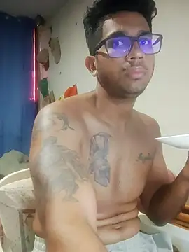 Snapshot of FitGeorge chatting on 01.11.26 FitGeorge online show from 01.11.26