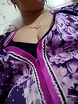 Snapshot of jiyahot1432 chatting on 12.18.24 jiyahot1432 online show from 12.18.24