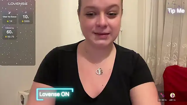 NaughtyWifeUK online show from 01.05.25