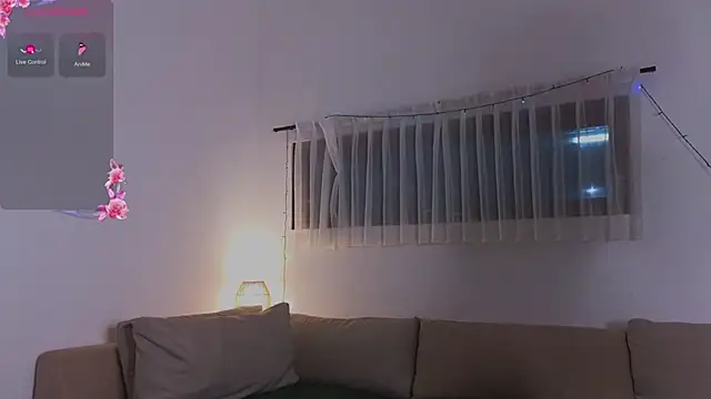 Snapshot of adele_lyv chatting on 01.07.26 adele lyv online show from 01.07.26