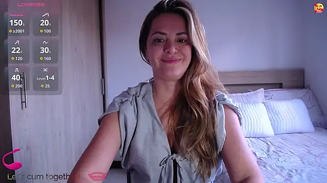 Snapshot of ParisW chatting on 06.25.26 ParisW online show from 06.25.26