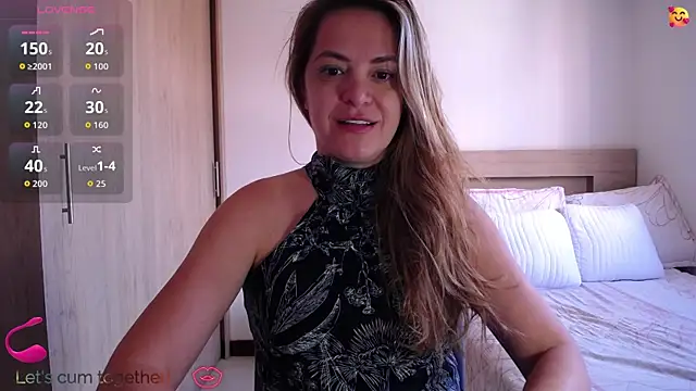 Snapshot of ParisW chatting on 07.14.26 ParisW online show from 07.14.26