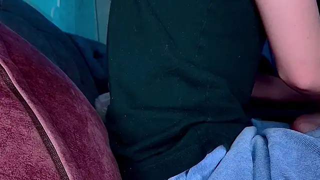 Snapshot of AgnesMillerS chatting on 12.05.24 AgnesMillerS online show from 12.05.24