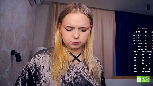 ZaraCreedon online show from 11.17.25