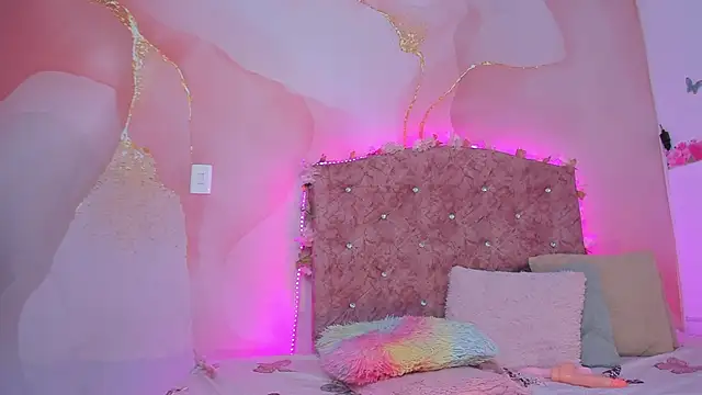 Daisy  rose online show from 02.13.25