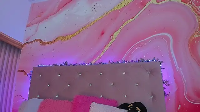 Daisy  rose online show from 02.28.25