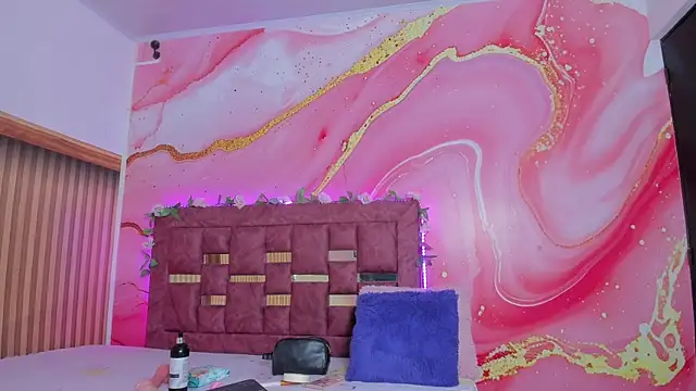 Daisy  rose online show from 11.25.25