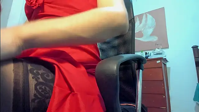 Snapshot of misstresbigcockts chatting on 01.01.25 misstresbigcockts online show from 01.01.25