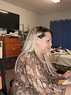 Hotslut187 online show from 01.15.26