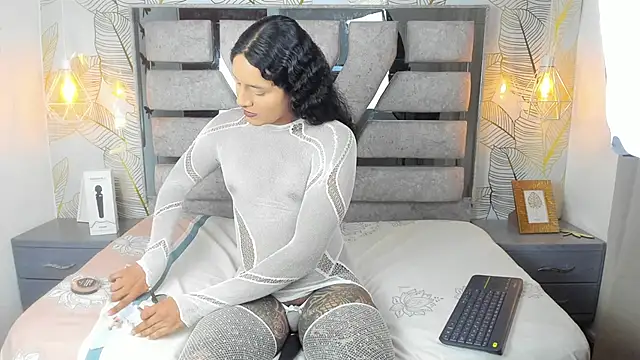 Alison Chan  online show from 03.11.26