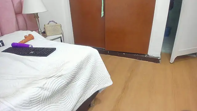 Snapshot of melody_brunnet chatting on 03.21.25 melody brunnet online show from 03.21.25