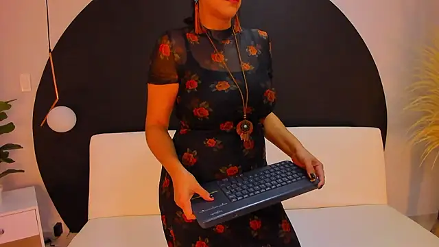 Ada Monroe10 online show from 02.04.26