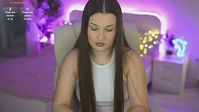 OneLaya online show from 09.14.25