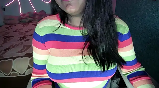 Snapshot of expression_queen chatting on 02.18.25 expression queen online show from 02.18.25