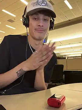 Snapshot of ppahcket chatting on 01.12.25 ppahcket online show from 01.12.25