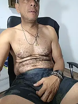 Snapshot of latinmartin73 chatting on 06.12.26 latinmartin73 online show from 06.12.26