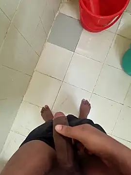 Snapshot of loveme99004 chatting on 10.12.25 loveme99004 online show from 10.12.25