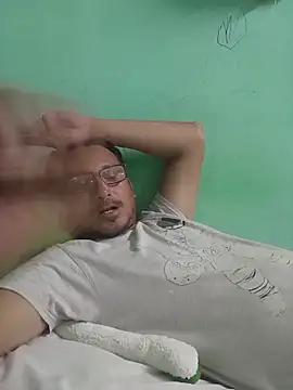 Andresguz35 online show from 11.17.25