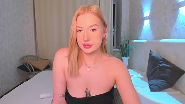 Emma  Leee online show from 02.25.26