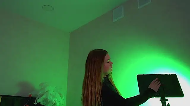 CrystalLyons online show from 11.01.25