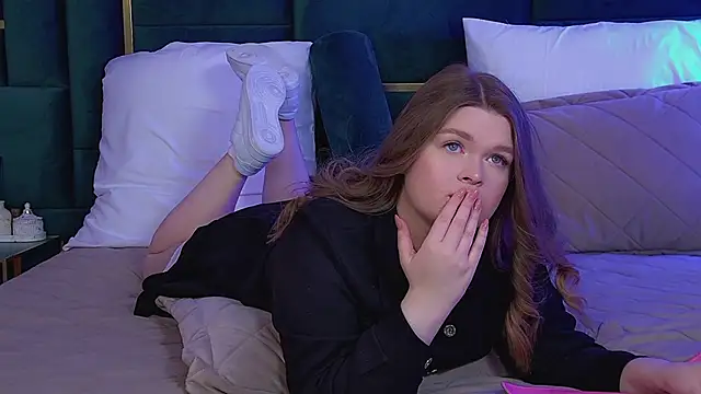 CrystalLyons online show from 03.22.26