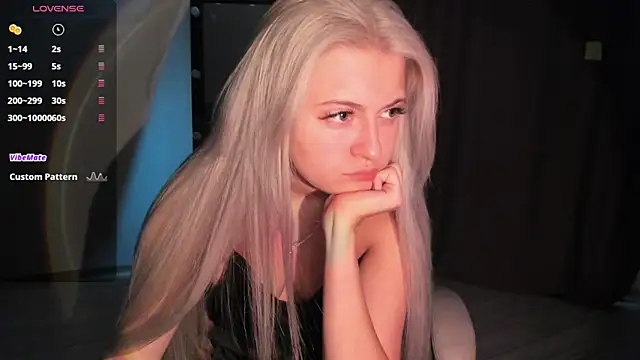 Lana Younes online show from 10.20.25