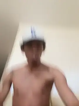 Snapshot of estrellaalvear chatting on 10.06.25 estrellaalvear online show from 10.06.25