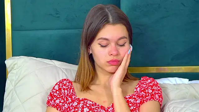 Snapshot of PollyLanders chatting on 01.30.25 PollyLanders online show from 01.30.25