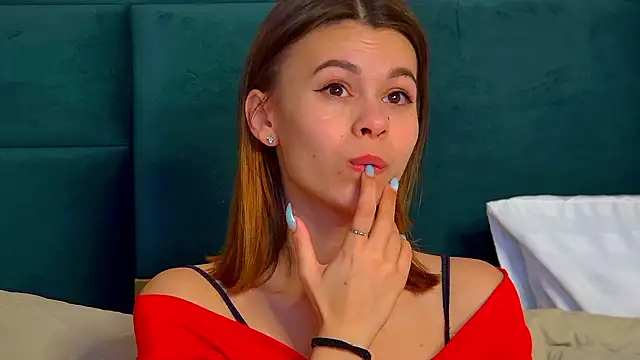 Snapshot of PollyLanders chatting on 02.09.25 PollyLanders online show from 02.09.25