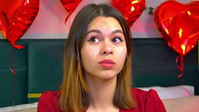 Snapshot of PollyLanders chatting on 02.15.25 PollyLanders online show from 02.15.25