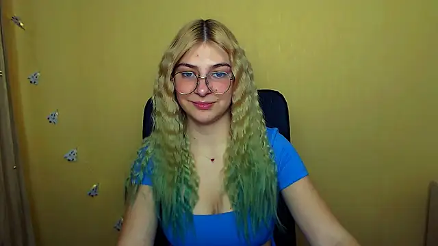 Snapshot of Luna_Lush_ chatting on 12.17.24 Luna Lush online show from 12.17.24
