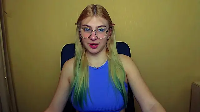 Snapshot of Luna_Lush_ chatting on 01.31.25 Luna Lush online show from 01.31.25