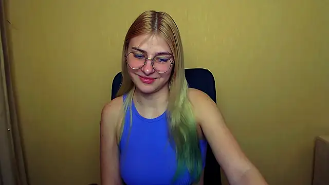 Snapshot of Luna_Lush_ chatting on 01.31.25 Luna Lush online show from 01.31.25