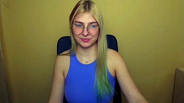 Snapshot of Luna_Lush_ chatting on 02.06.25 Luna Lush online show from 02.06.25