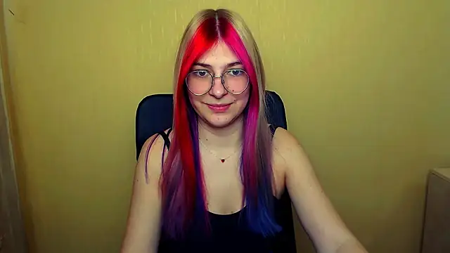 Snapshot of Luna_Lush_ chatting on 02.20.25 Luna Lush online show from 02.20.25