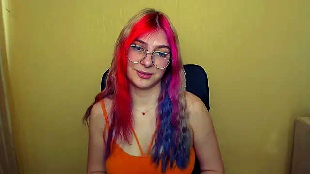 Snapshot of Luna_Lush_ chatting on 02.25.25 Luna Lush online show from 02.25.25