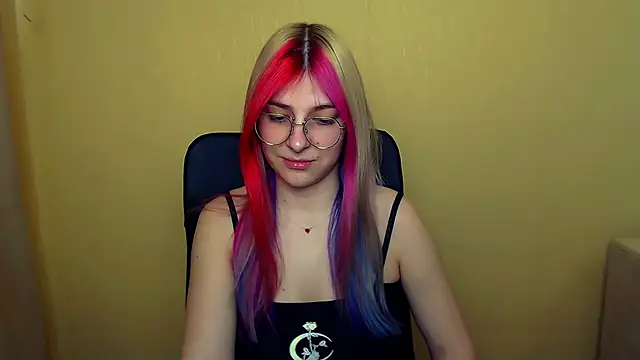 Snapshot of Luna_Lush_ chatting on 03.05.25 Luna Lush online show from 03.05.25