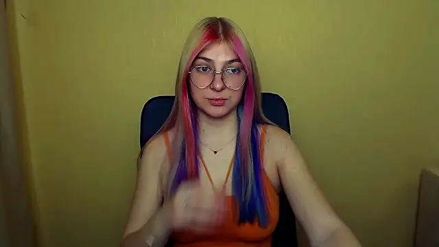 Snapshot of Luna_Lush_ chatting on 03.19.25 Luna Lush online show from 03.19.25