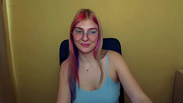 Snapshot of Luna_Lush_ chatting on 03.21.25 Luna Lush online show from 03.21.25