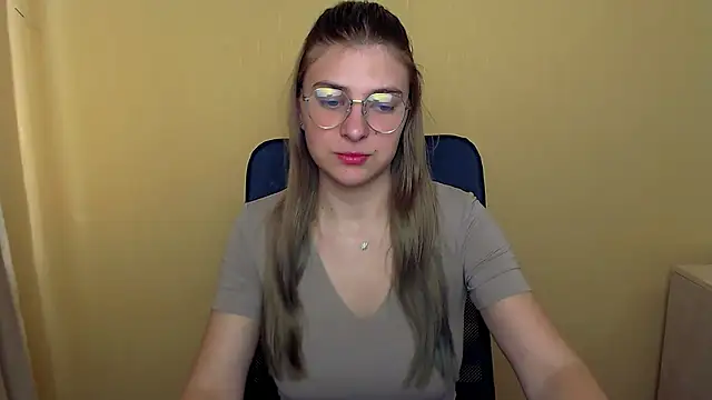 Snapshot of Luna_Lush_ chatting on 09.26.25 Luna Lush online show from 09.26.25