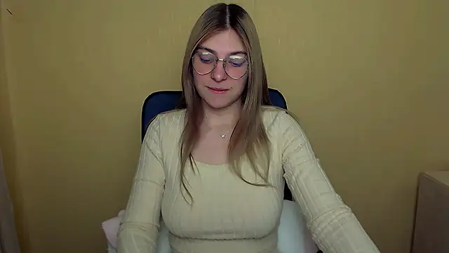 Snapshot of Luna_Lush_ chatting on 10.01.25 Luna Lush online show from 10.01.25