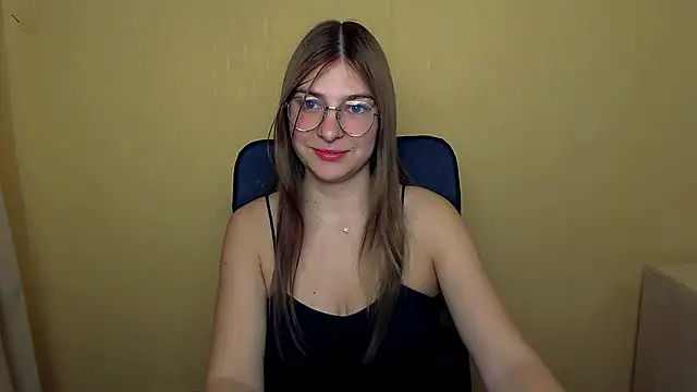 Snapshot of Luna_Lush_ chatting on 10.13.25 Luna Lush online show from 10.13.25