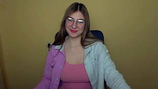 Snapshot of Luna_Lush_ chatting on 10.20.25 Luna Lush online show from 10.20.25