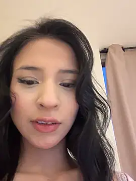 Snapshot of Sarah_cam06 chatting on 04.21.26 Sarah cam06 online show from 04.21.26