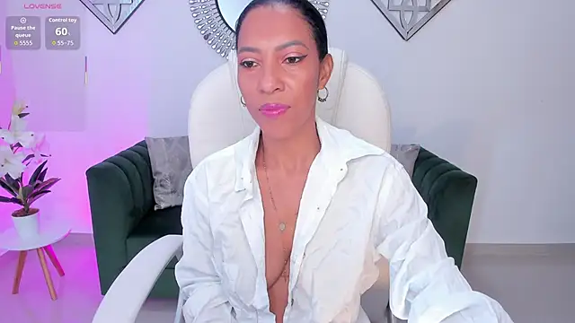 Snapshot of Shantaall_ chatting on 09.19.25 Shantaall online show from 09.19.25