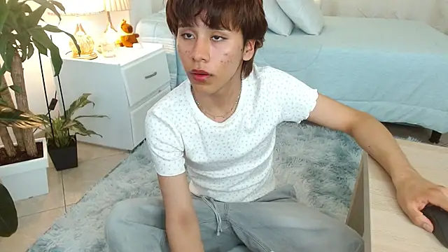 Tommyfoxboy online show from 03.13.25