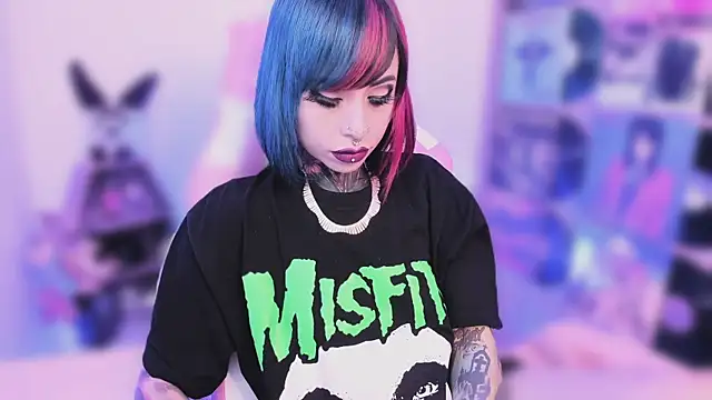 NikkiRamone online show from 11.06.25