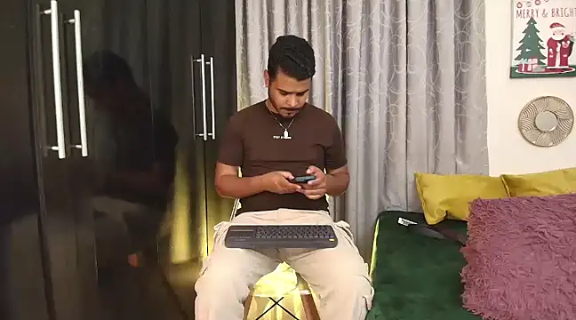 Snapshot of thiagowes chatting on 12.12.24 thiagowes online show from 12.12.24