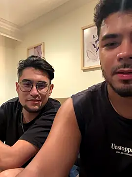 Snapshot of thiagowes chatting on 10.22.25 thiagowes online show from 10.22.25