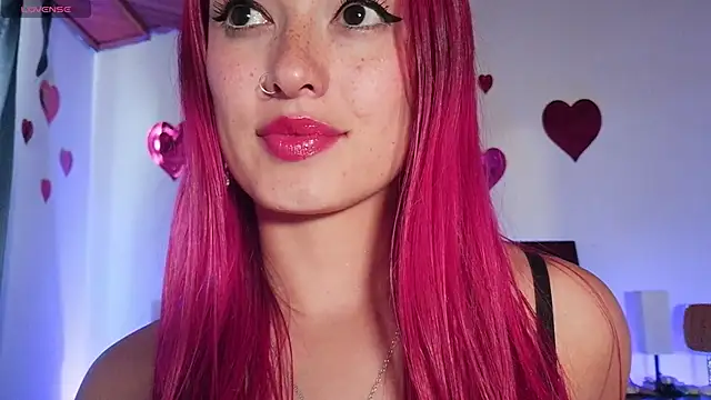 luccycollins  online show from 02.10.26